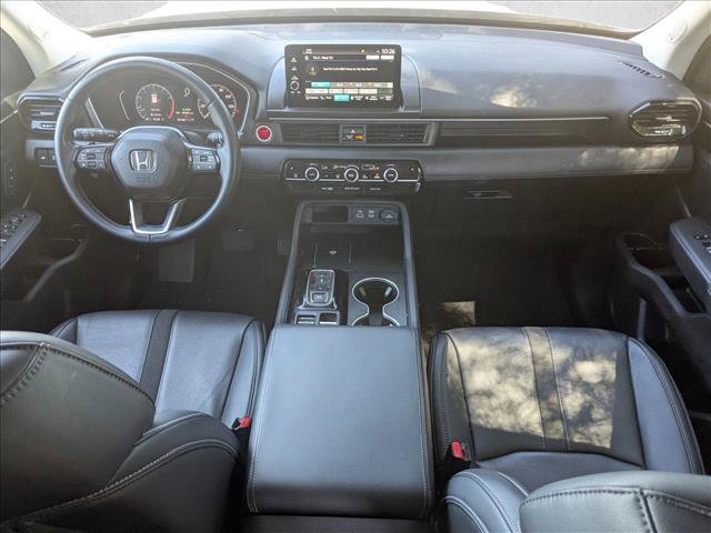 Used 2025 Honda Pilot Touring image 17