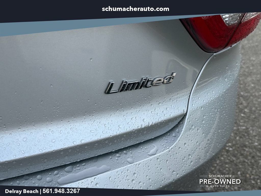 Used 2015 Hyundai Sonata Limited w/ Option Group 06 FWD image 17