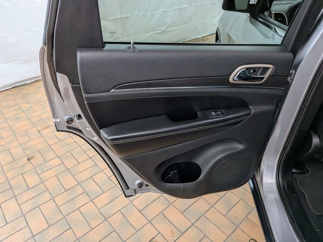 Used 2017 Jeep Grand Cherokee Limited w/ Luxury Group II image 20