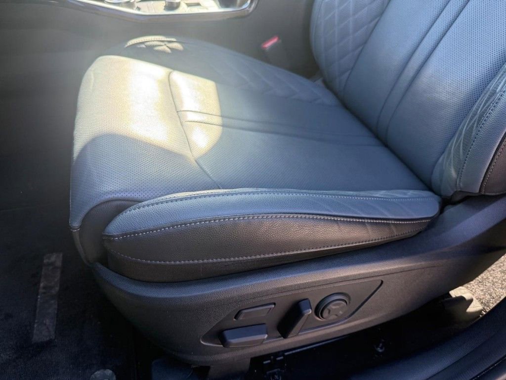 Used 2025 Kia Sorento SX Prestige image 30