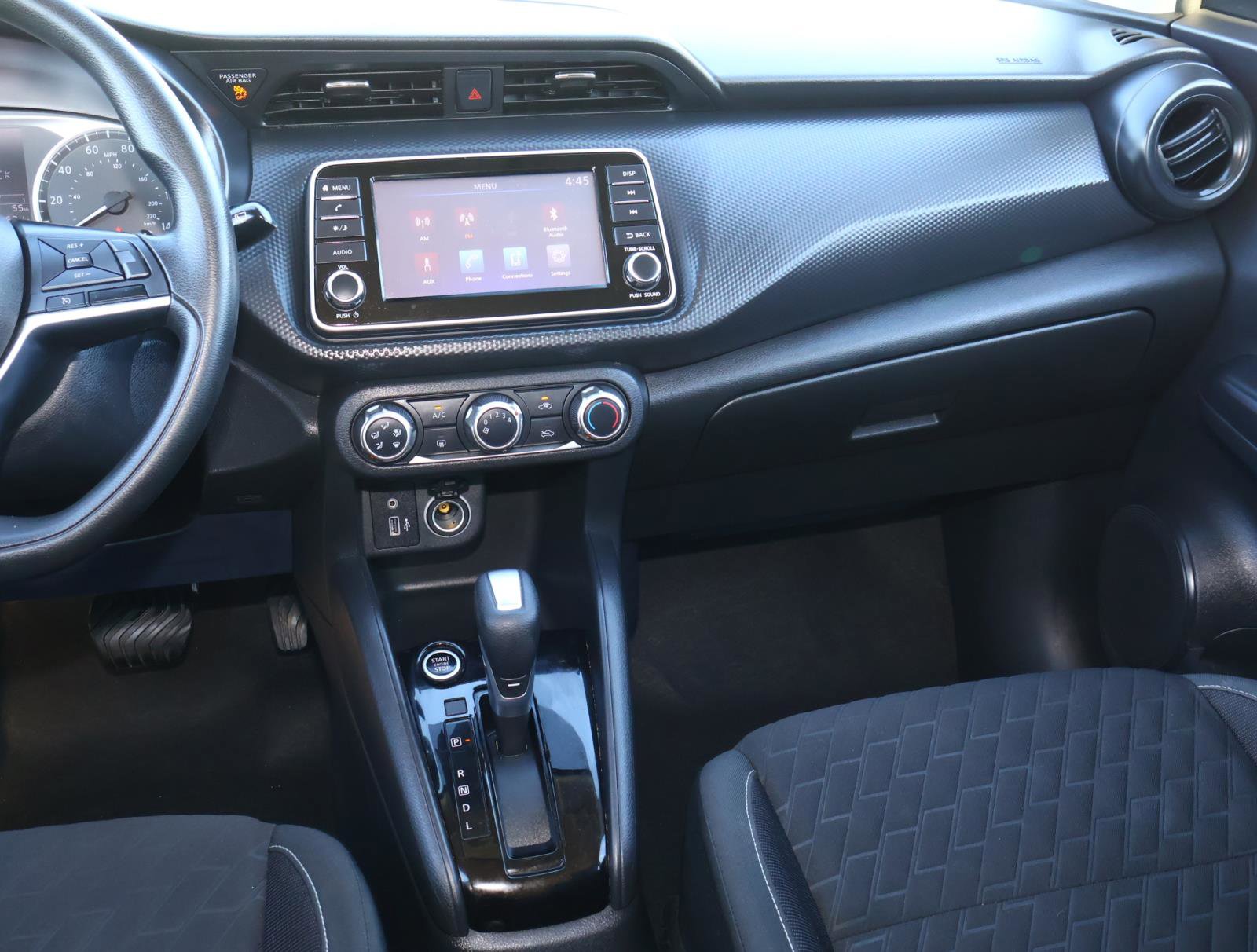 Used 2022 Nissan Kicks S image 11