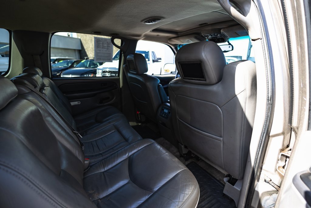 Used 2003 Chevrolet Suburban 4WD image 29