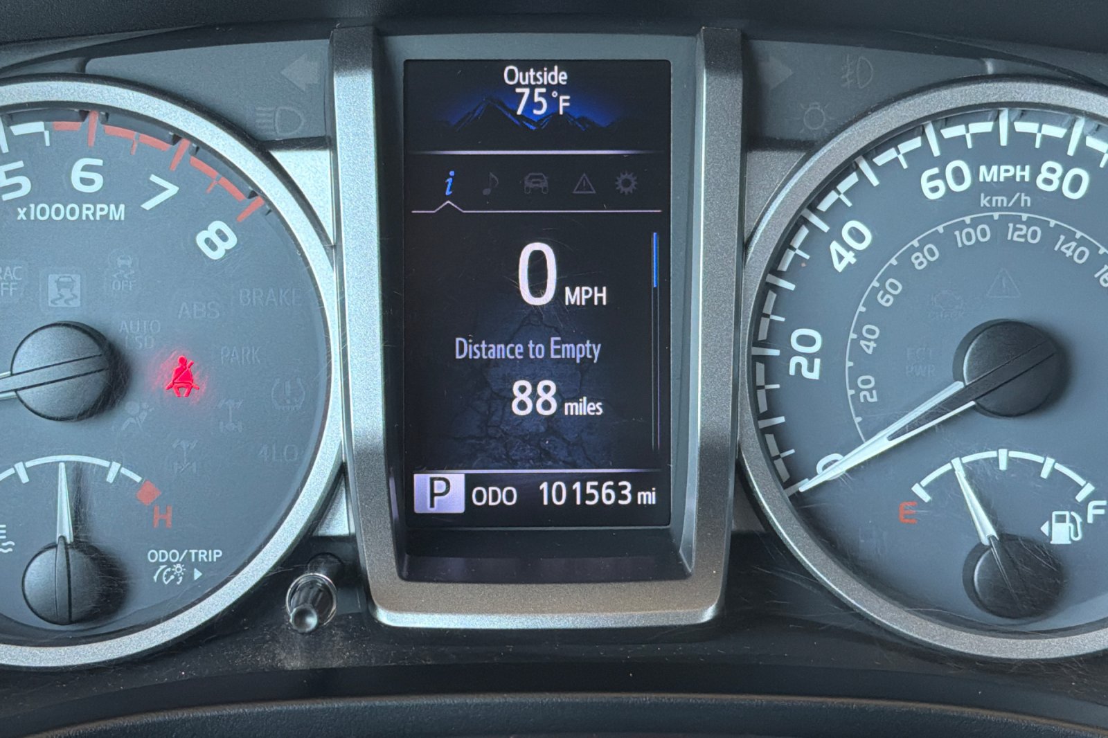 Used 2016 Toyota Tacoma SR5 RWD image 22