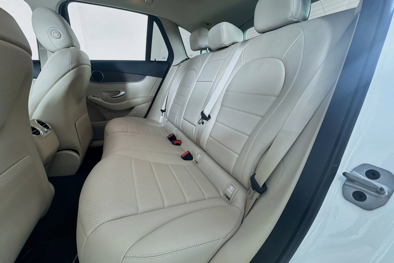 Used 2022 Mercedes-Benz GLC 300 4MATIC image 8