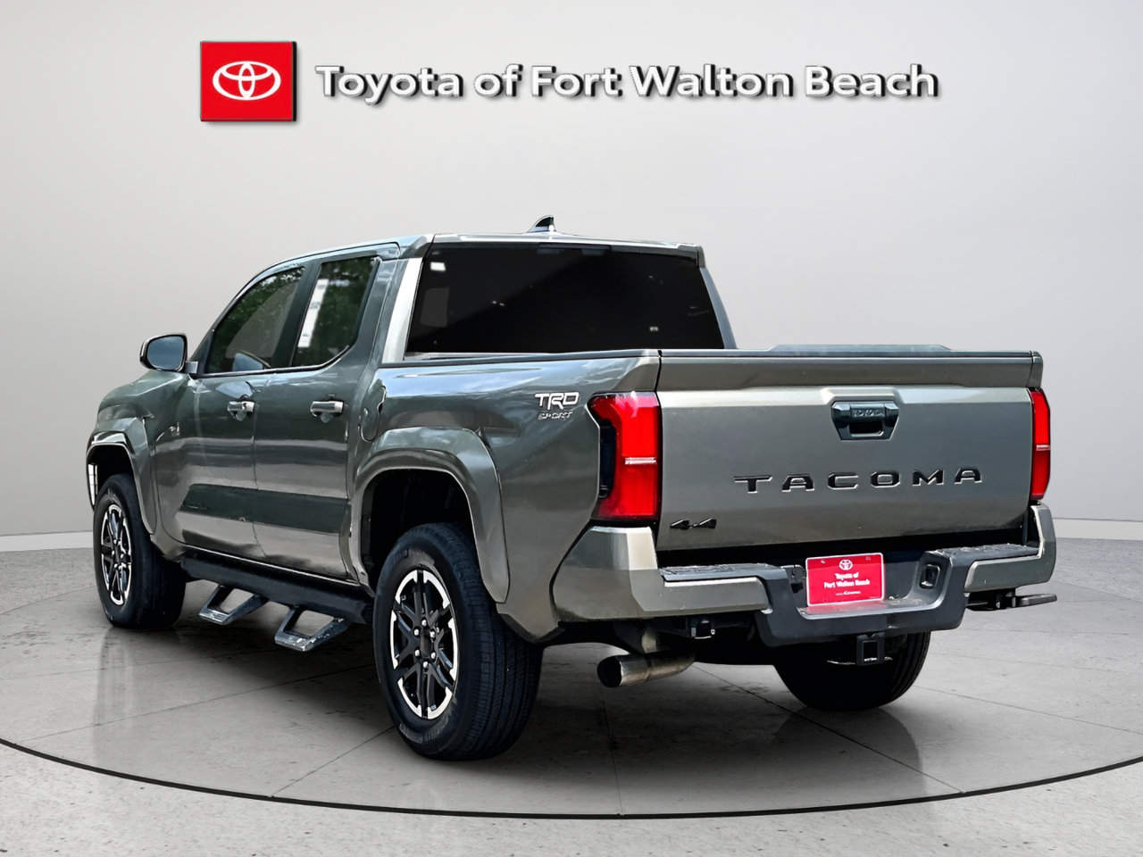 Used 2024 Toyota Tacoma TRD Sport AWD/4WD image 4