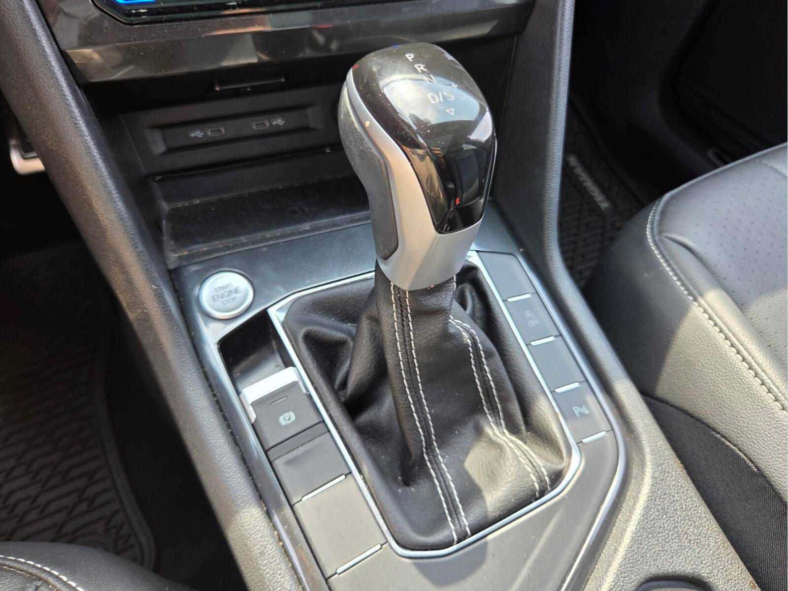 Used 2024 Volkswagen Tiguan SE R-Line FWD image 28
