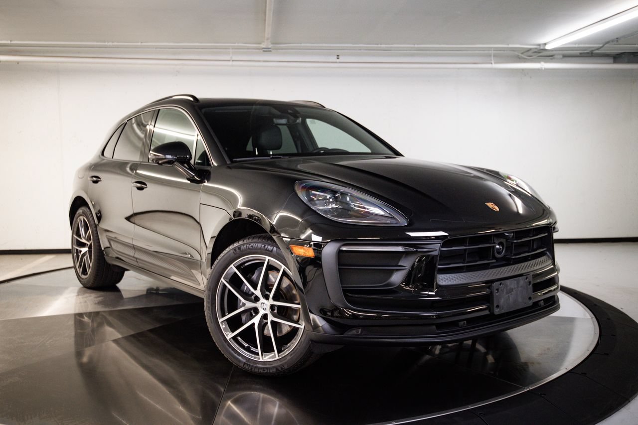 Certified 2024 Porsche Macan AWD/4WD image 9