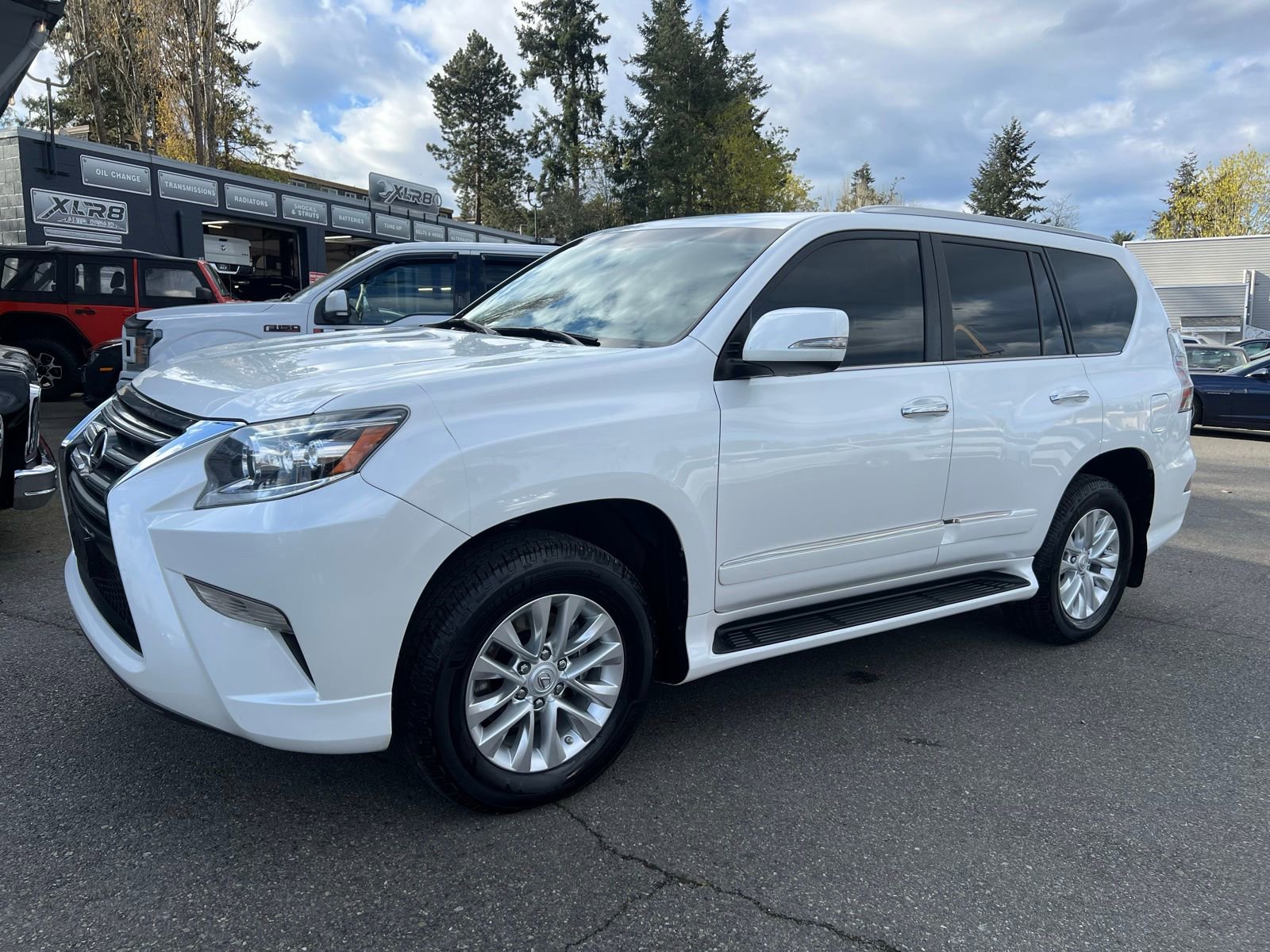 Used 2016 Lexus GX 460 w/ Comfort Package AWD/4WD image 1