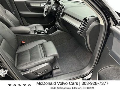 New 2025 Volvo XC40 B5 Plus w/ Protection Package Premier AWD/4WD image 21