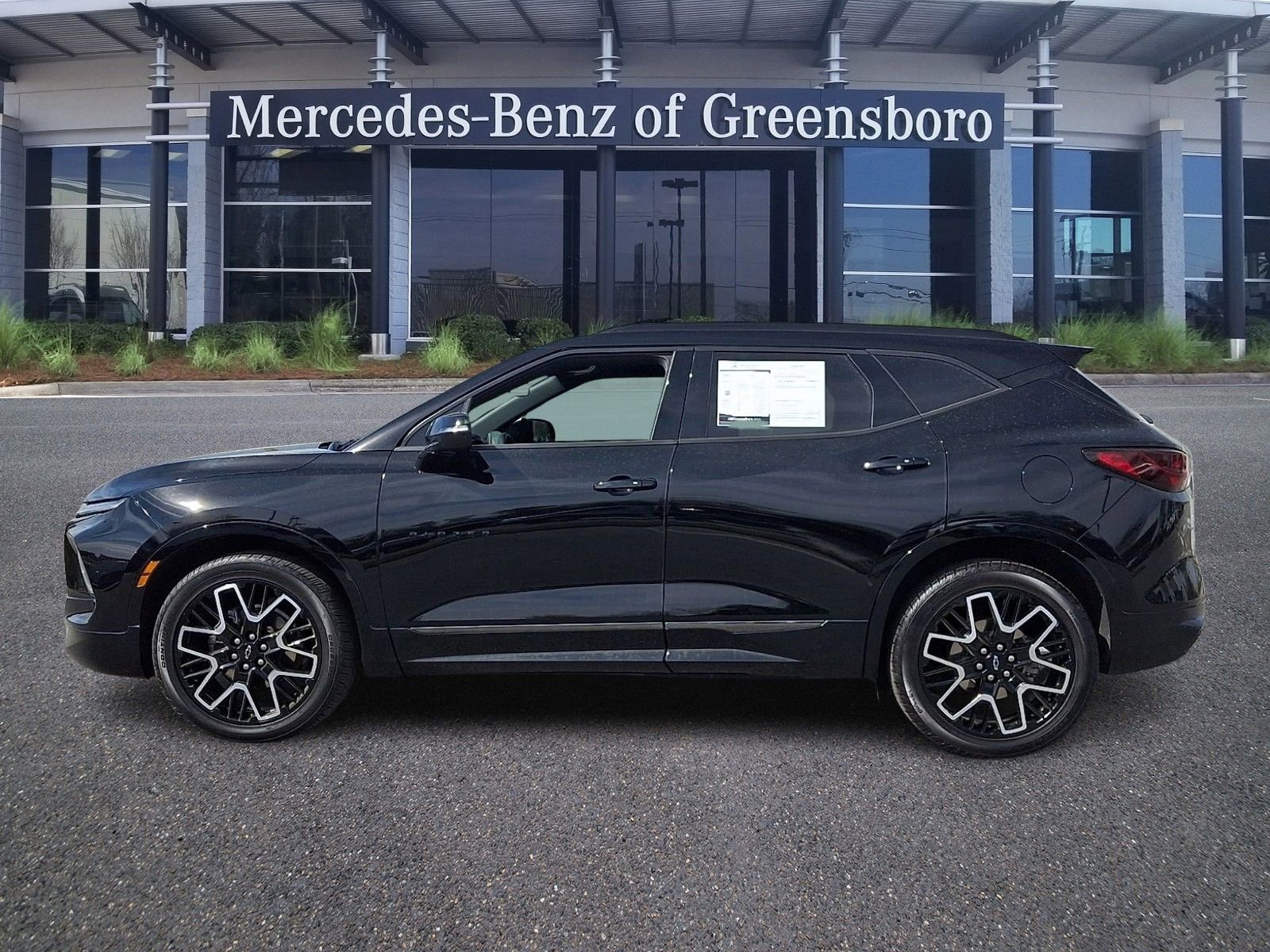 Used 2023 Chevrolet Blazer RS w/ Enhanced Convenience Package image 7