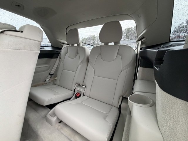 Used 2016 Volvo XC90 T6 Momentum w/ Momentum Plus Package image 20