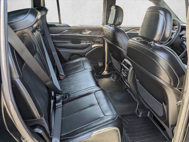 Used 2023 Jeep Grand Cherokee Overland AWD/4WD image 22