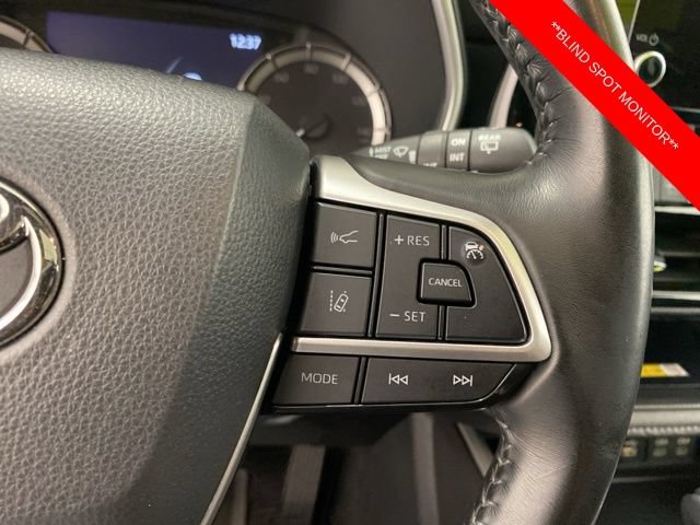 Used 2023 Toyota Highlander XSE AWD/4WD image 18