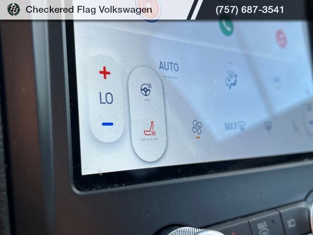 Used 2024 Ford Edge Titanium image 41