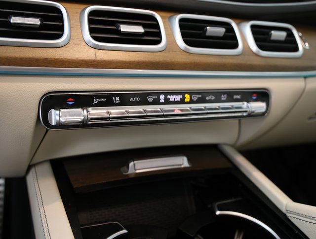 Used 2021 Mercedes-Benz GLS 580 4MATIC image 8