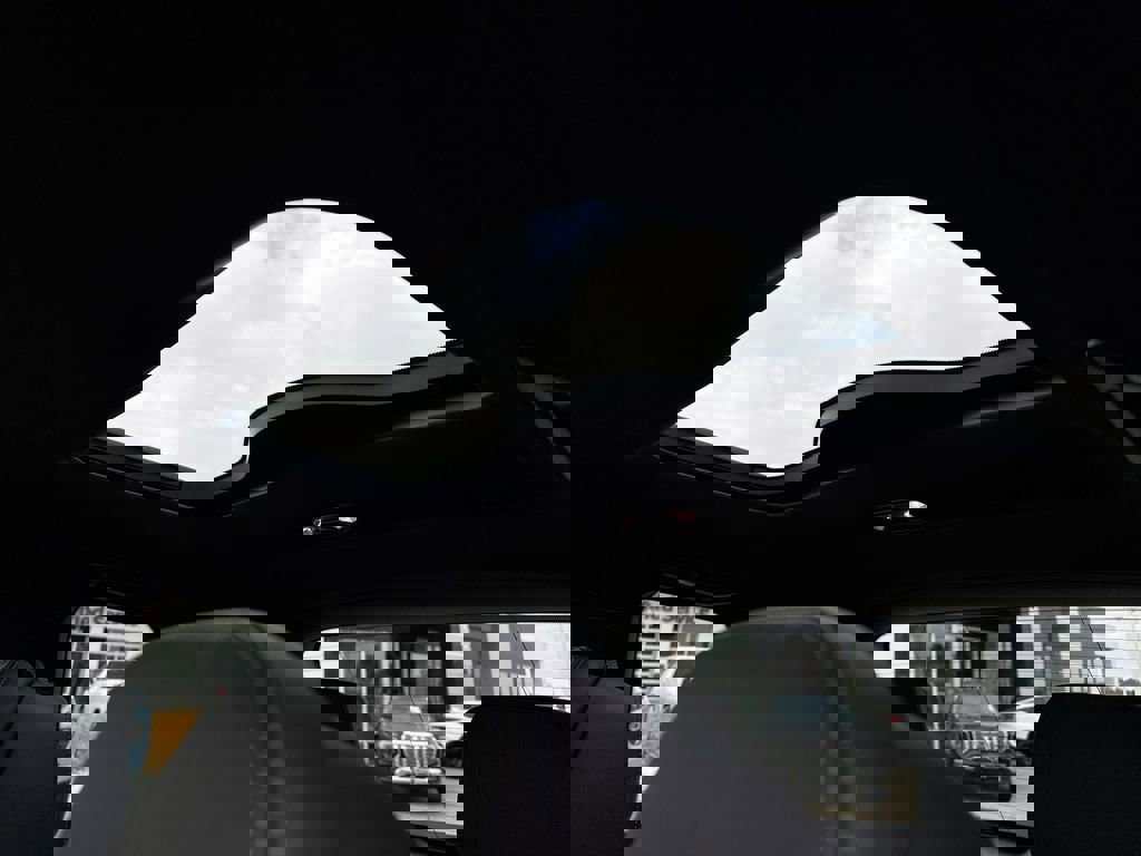 Used 2025 BMW X7 M60i image 44