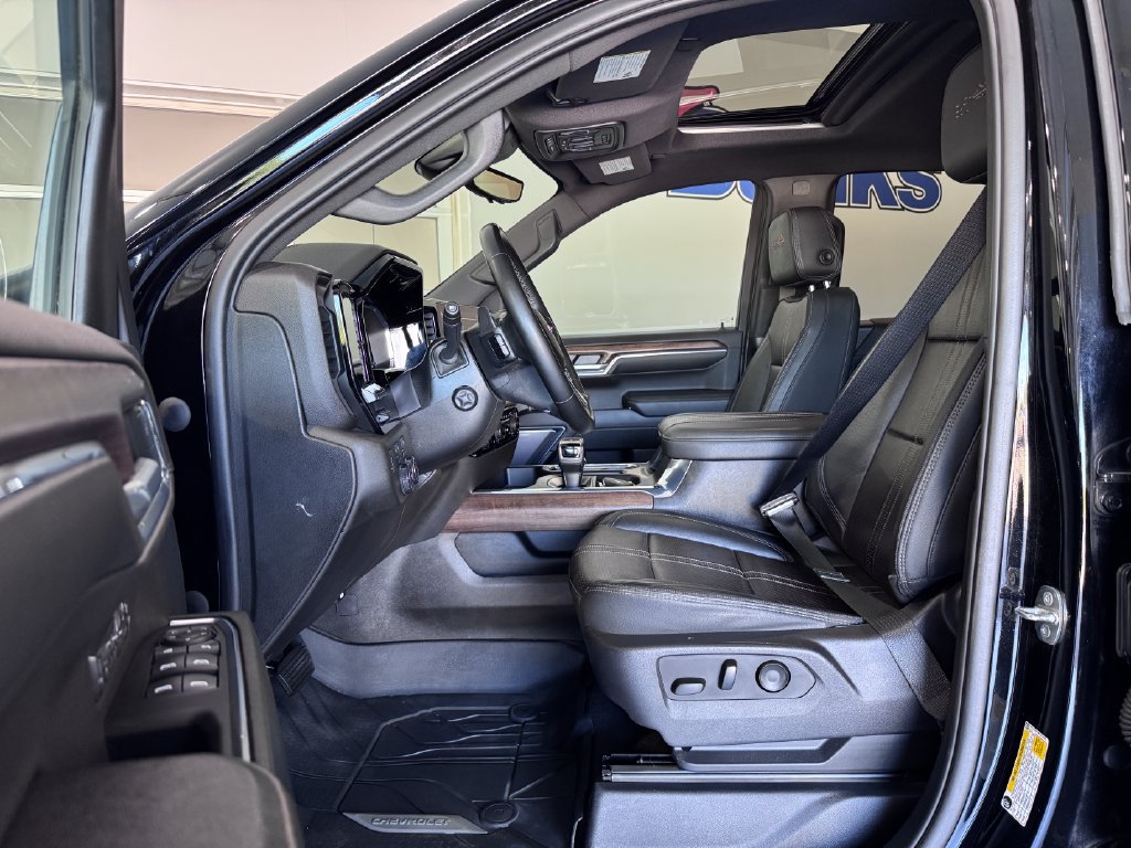 Certified 2023 Chevrolet Silverado 1500 High Country w/ High Country Premium Package AWD/4WD image 11