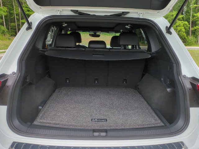 Used 2021 Volkswagen Tiguan SE AWD/4WD image 23