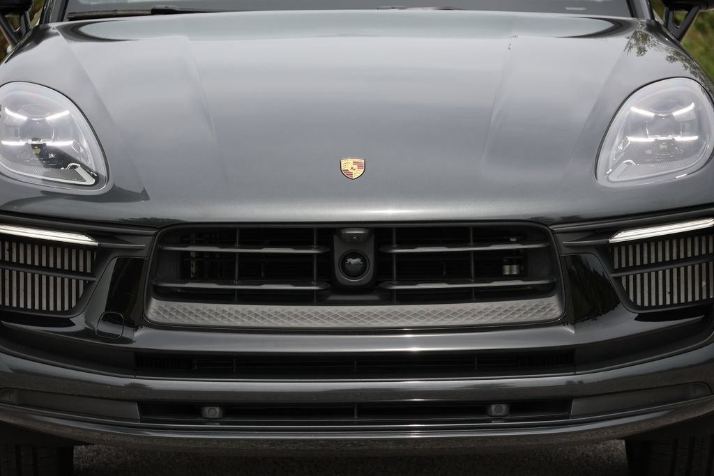 Certified 2025 Porsche Macan GTS AWD/4WD image 36