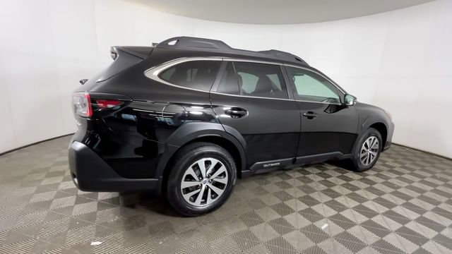 Used 2023 Subaru Outback Premium AWD/4WD image 4