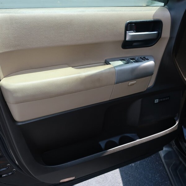 Used 2008 Toyota Sequoia Limited RWD image 12
