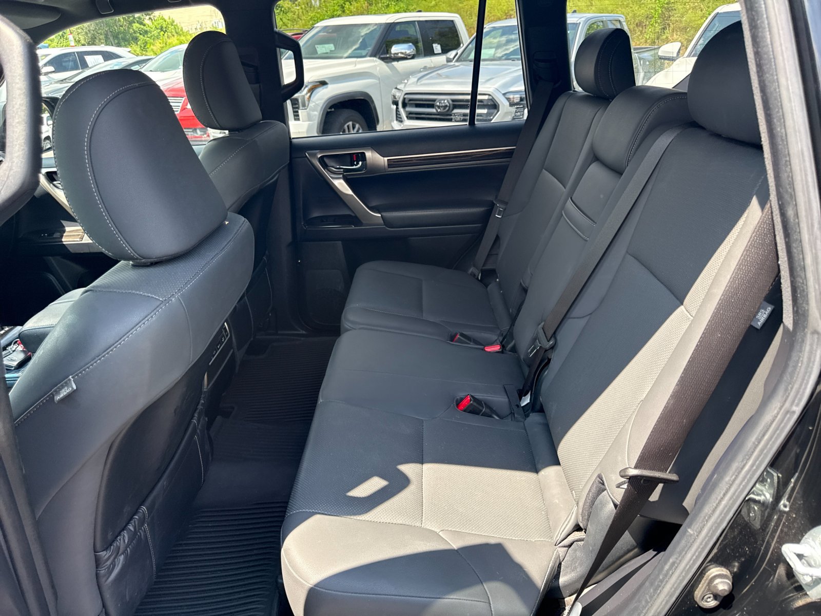 Used 2021 Lexus GX 460 Premium w/ Premium Package AWD/4WD image 12