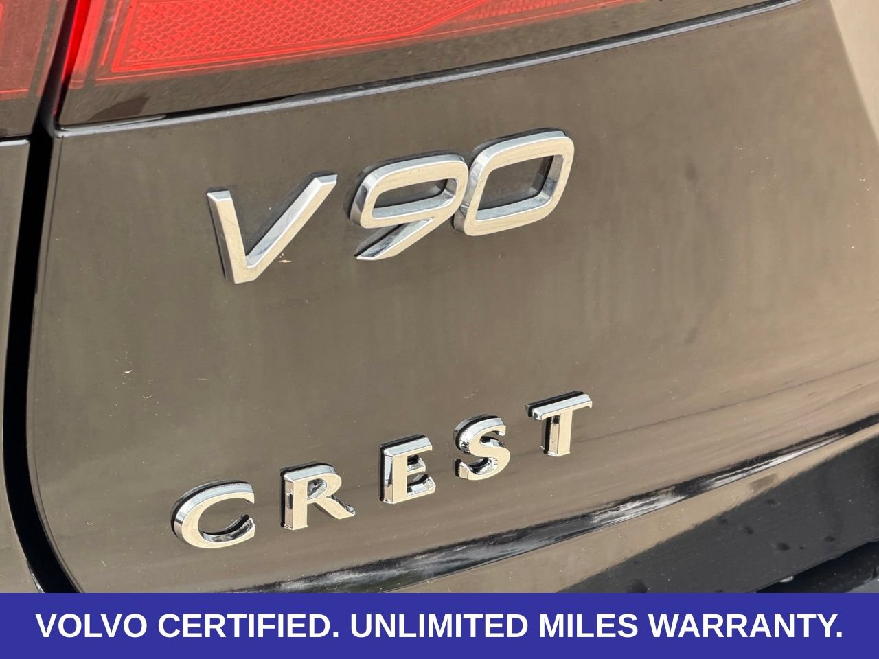 Certified 2025 Volvo V90 B6 Cross Country Ultra AWD/4WD image 10