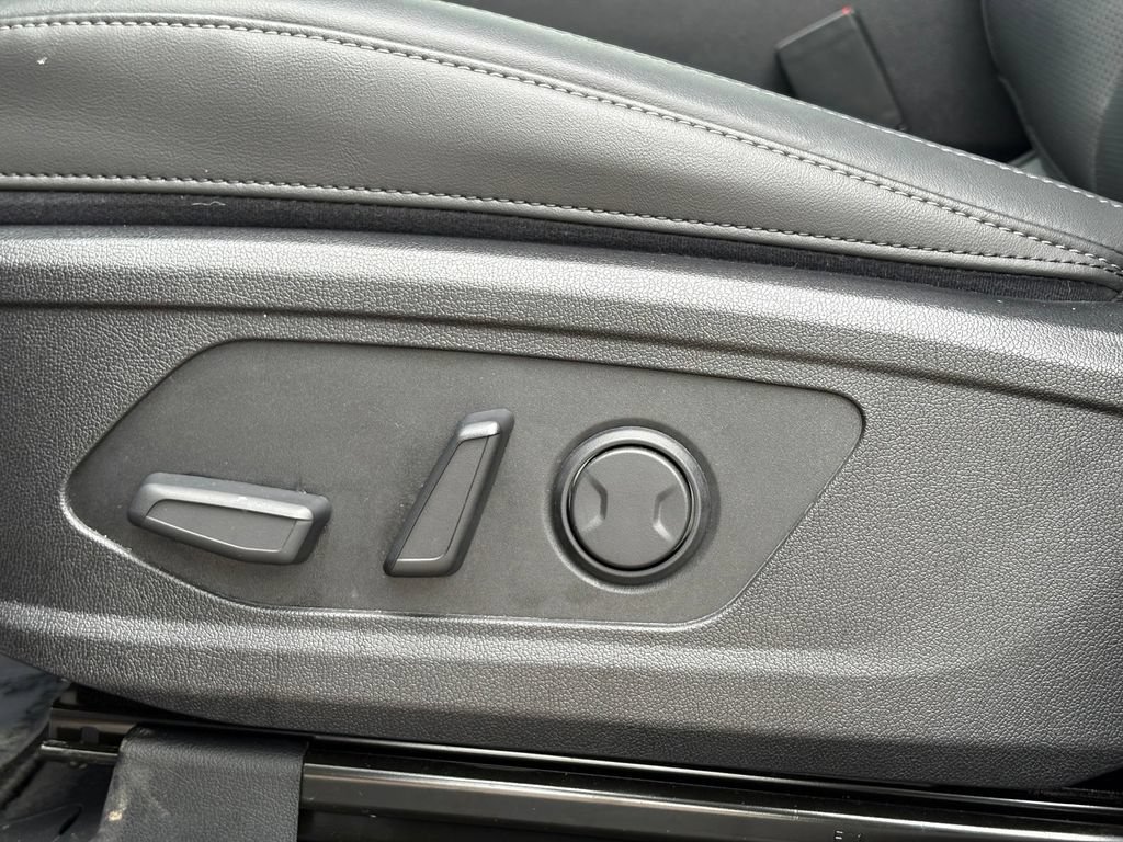 Certified 2025 Kia Sorento S w/ Panoramic Sunroof Package FWD image 12