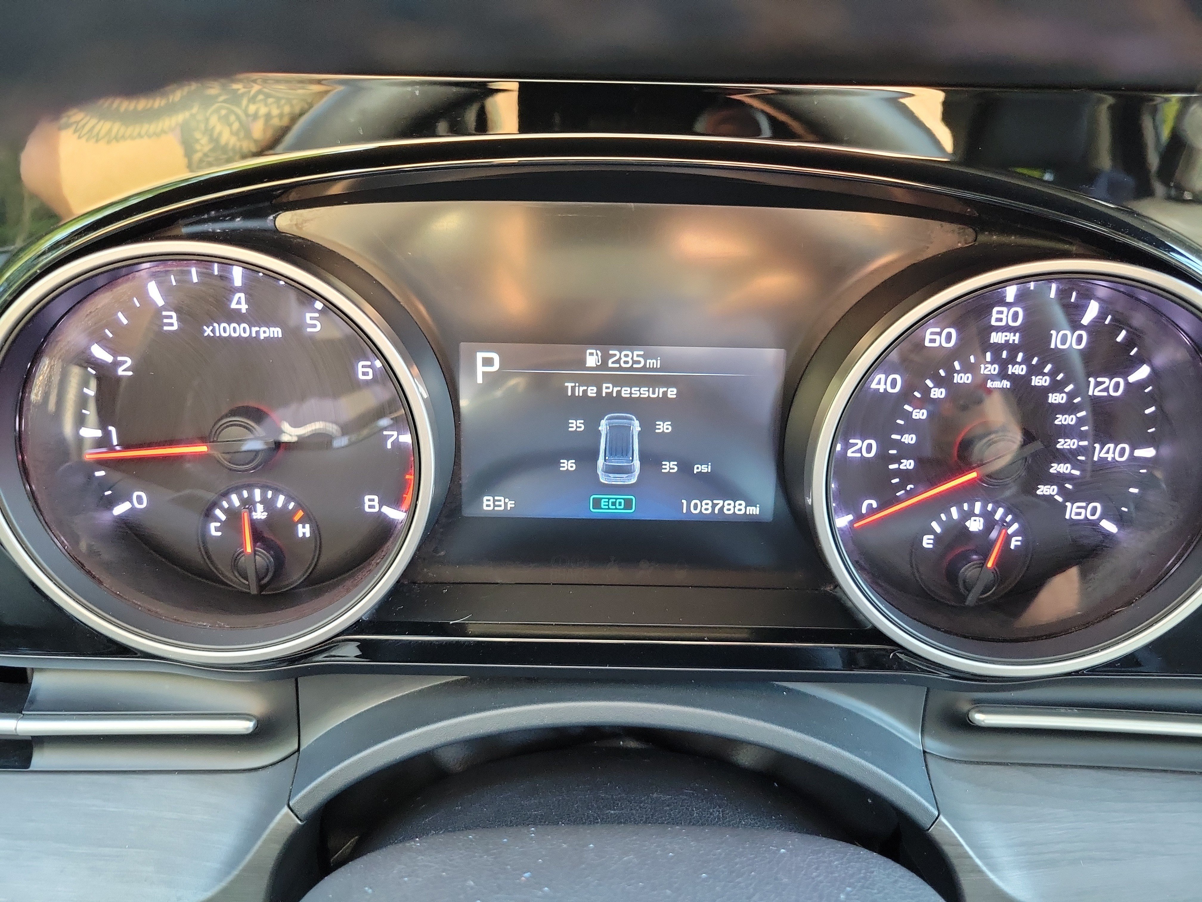 Used 2022 Kia Carnival EX FWD image 25