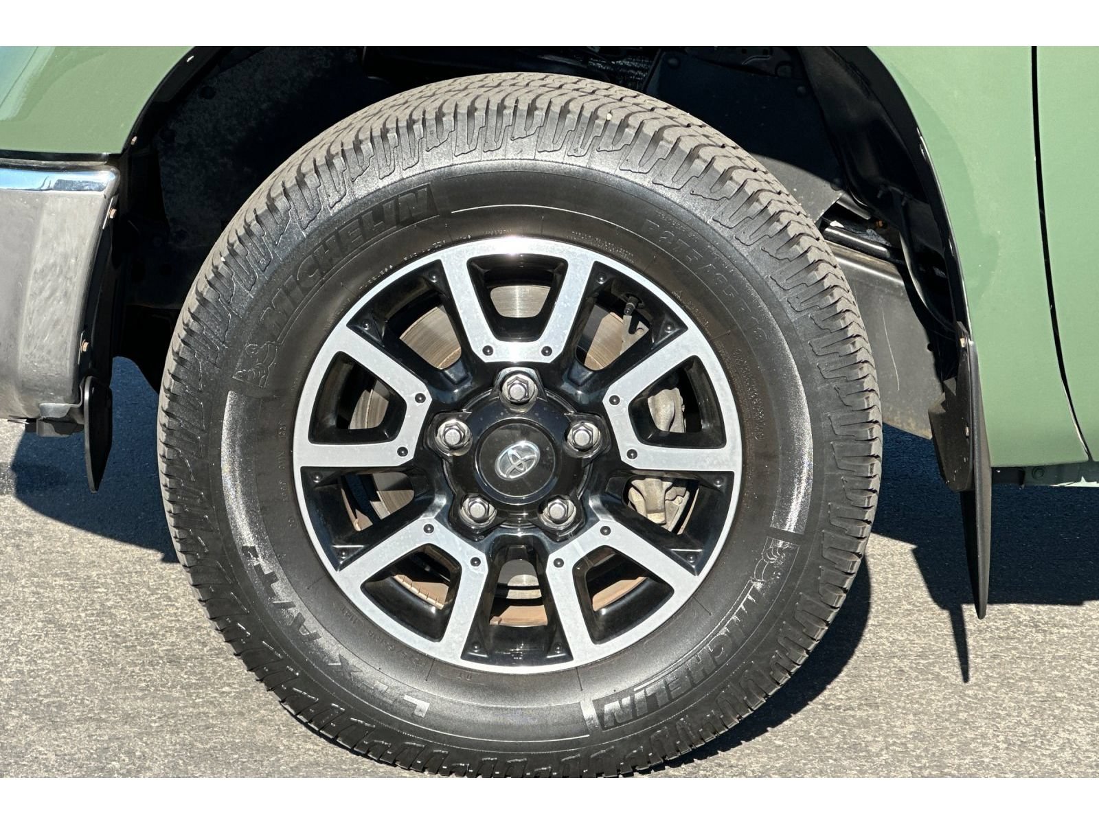 Used 2021 Toyota Tundra Limited w/ Limited Premium Package RWD image 34