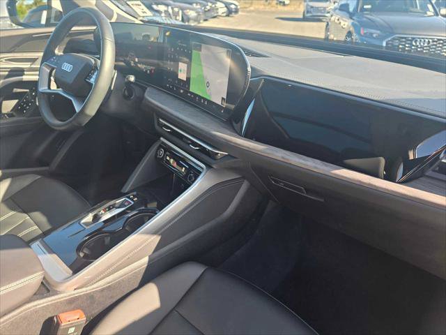 Used 2025 Audi Q5 Premium w/ Convenience Package AWD/4WD image 11