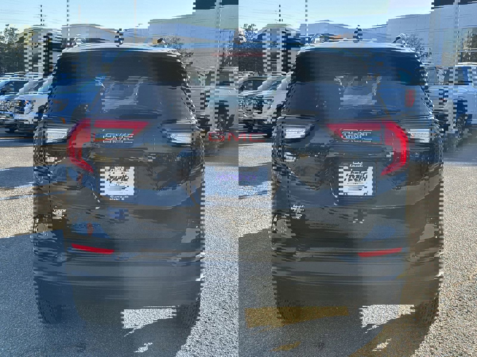 Used 2022 GMC Terrain SLE w/ Driver Convenience Package image 9