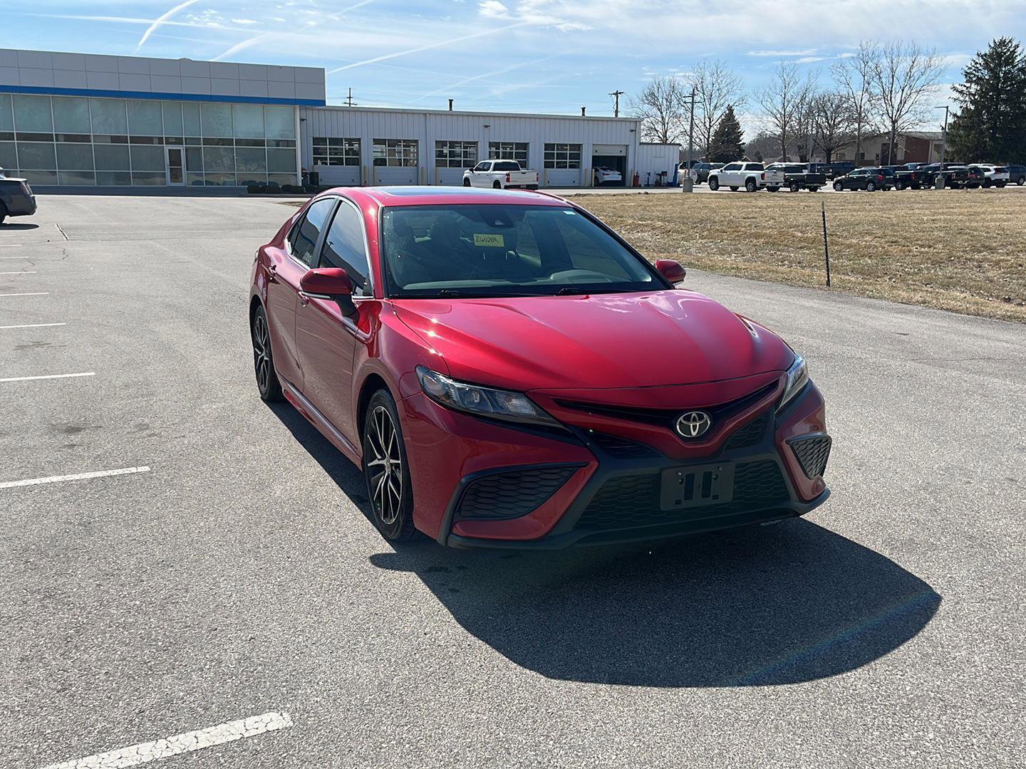 Used 2021 Toyota Camry SE w/ Cold Weather Package image 7