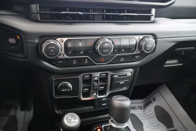 Used 2026 Jeep Gladiator Sport AWD/4WD image 12