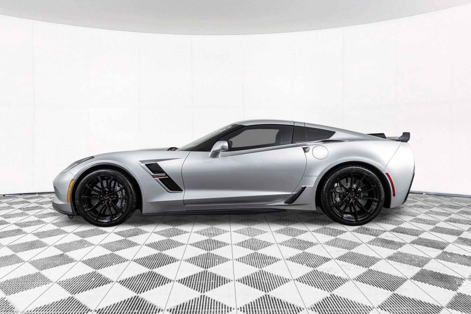 Used 2018 Chevrolet Corvette Grand Sport w/ Z07 Performance Package RWD image 17
