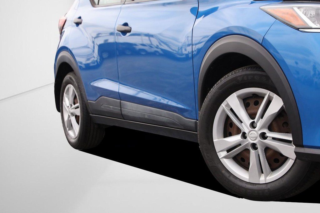 Used 2022 Nissan Kicks S FWD image 3