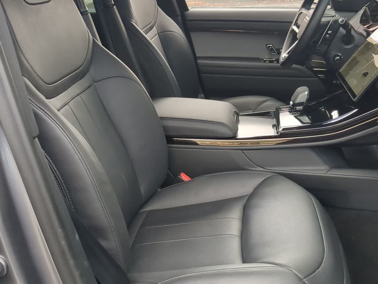 Certified 2025 Land Rover Range Rover Sport SE AWD/4WD image 23