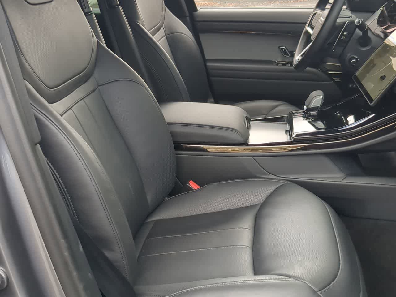 Used 2025 Land Rover Range Rover Sport SE AWD/4WD image 23