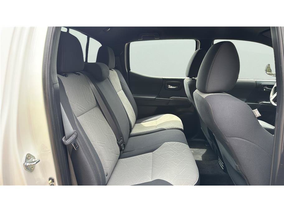Used 2021 Toyota Tacoma TRD Sport w/ Technology Package RWD image 13