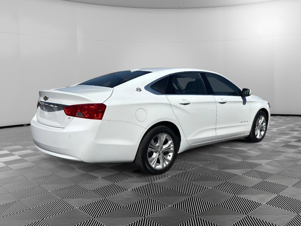 Used 2015 Chevrolet Impala LT w/ Convenience Package image 4