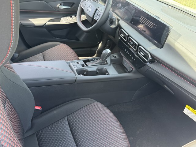 New 2026 Nissan Sentra SR w/ Floor Mat Package FWD image 16