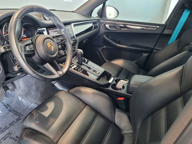 Used 2023 Porsche Macan Turbo AWD/4WD image 10