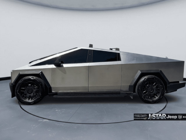 Used 2024 Tesla Cybertruck AWD Crew Cab image 9