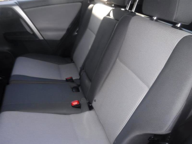 Used 2015 Toyota RAV4 LE FWD image 30