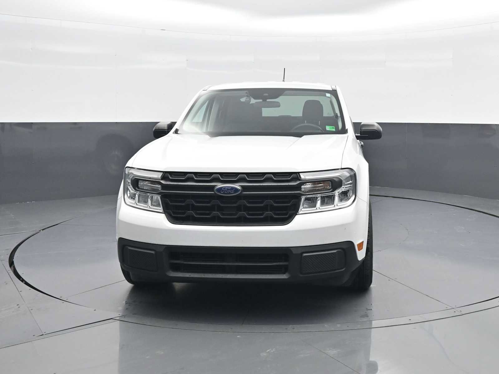 Used 2023 Ford Maverick XL image 3