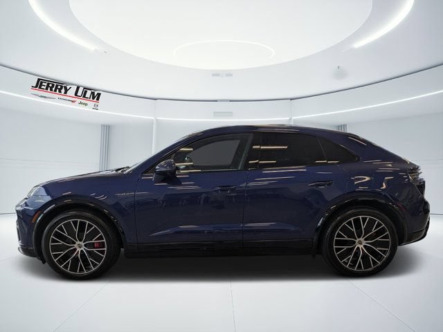 Used 2024 Porsche Macan Turbo Electric AWD/4WD image 6