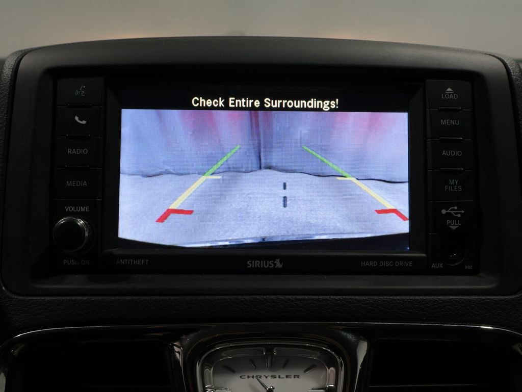 Used 2015 Chrysler Town & Country Touring image 24