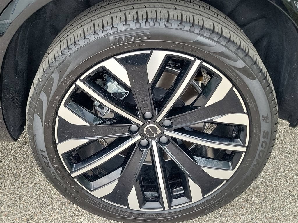 Used 2025 Volvo XC90 T8 Ultra w/ Protection Package Premier AWD/4WD image 8