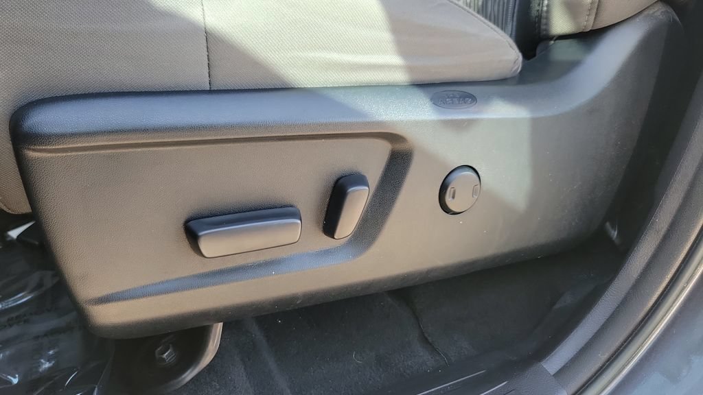 Used 2019 Toyota Tundra SR5 RWD image 16