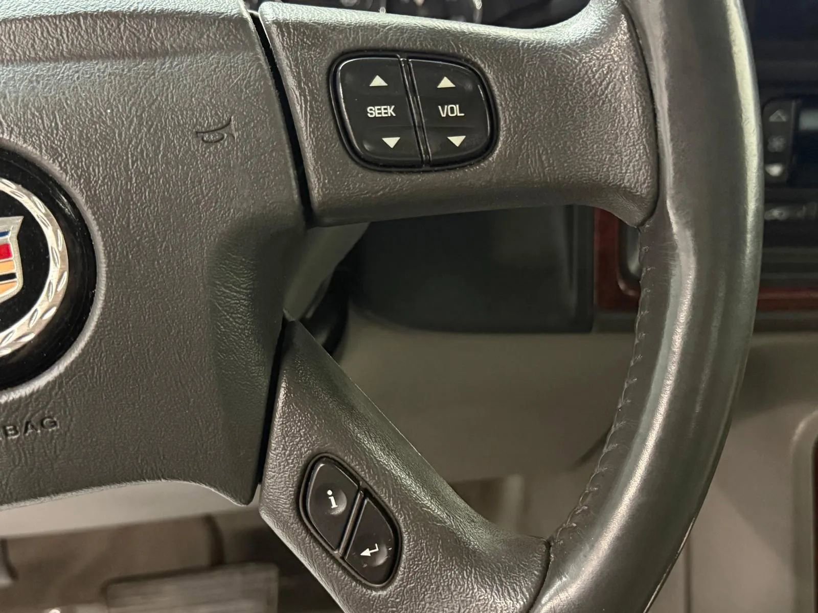 Used 2006 Cadillac Escalade EXT Sport Utility Pickup 4D 5 1/4 image 31